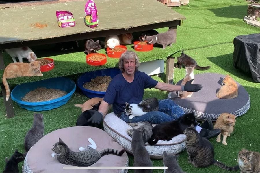 Services are April 9 for 'kind, caring, generous’ Happy Cat 'hero'